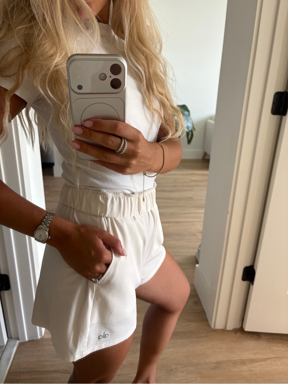 Alo Ready set shorts Cream Athletic Lounge Shorts - High-Waist Comfort - Picture 3 of 7
